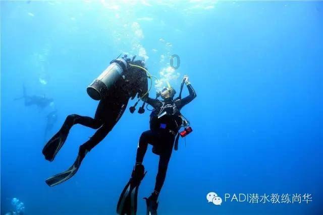 救援可爱少女