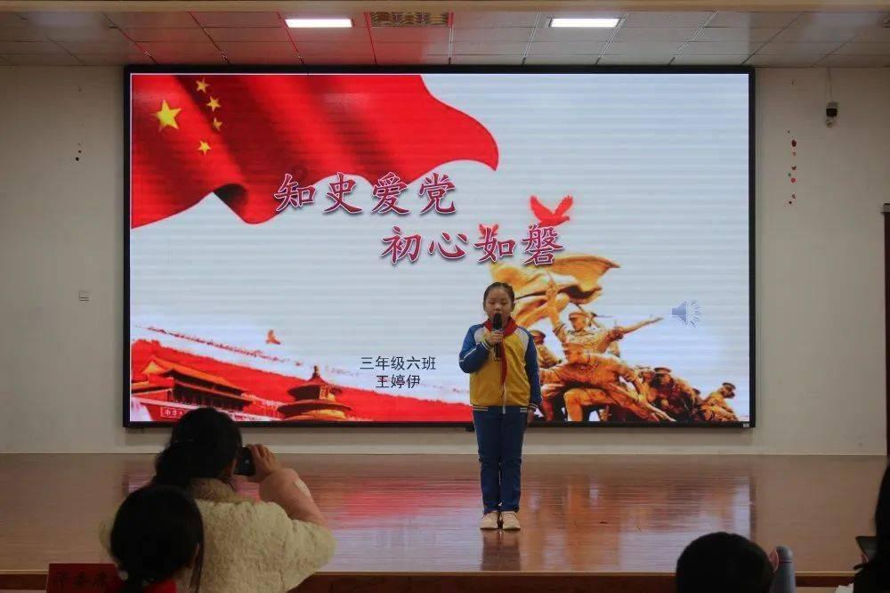 跟前男友分手2年了，他为什么还赞我说说，我们这两年从没聊过天，他个签还是我的名字，我有点想不通，
