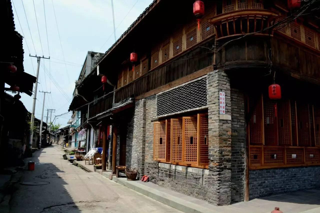 影视剪辑师需要跟组吗