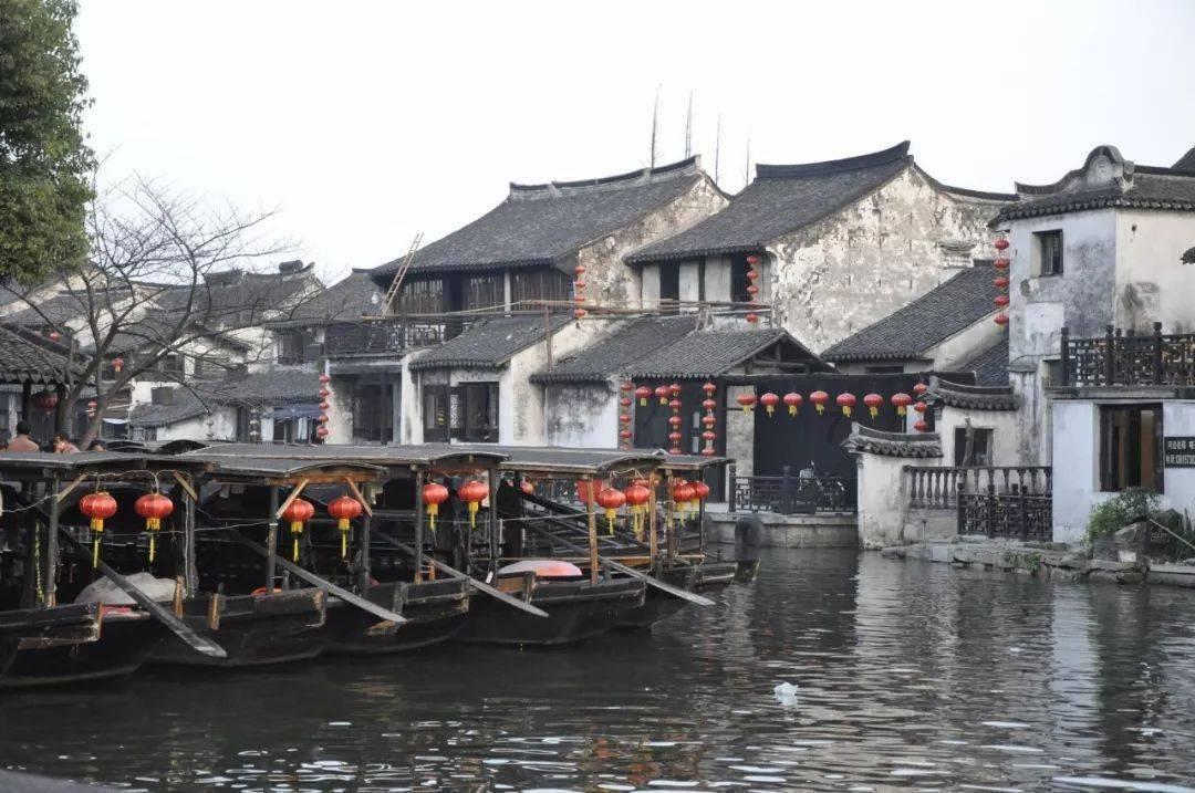 逃出足球场